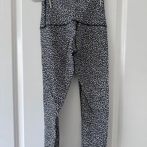 Lululemon Black and white animal print capri leggings